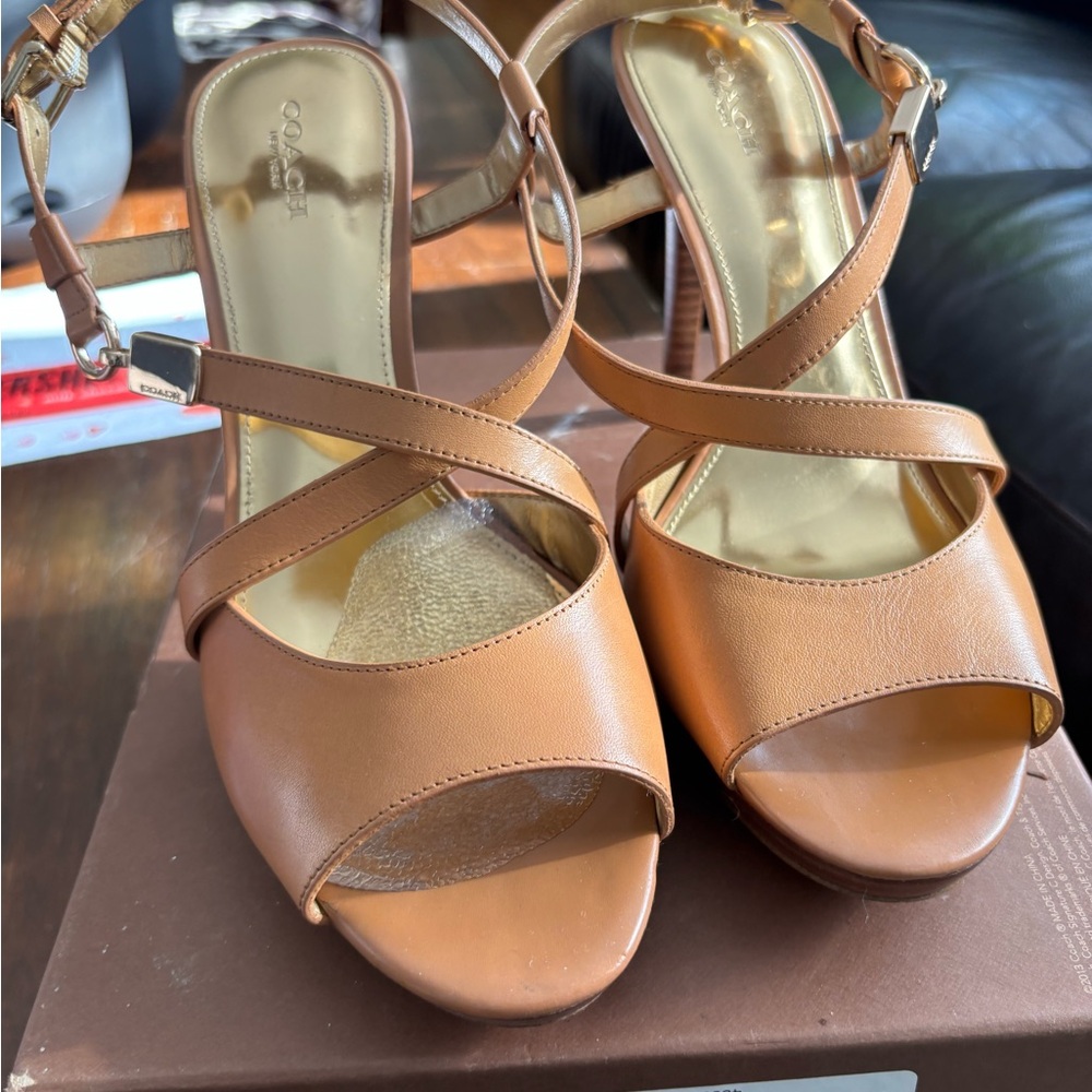 Wolverine Women's Tan Heels